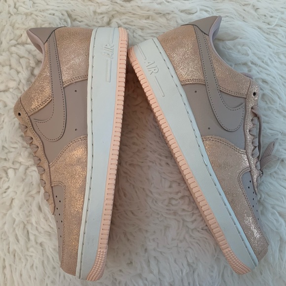 ⭐️🪩🎀BNIB🪩🎀⭐️LIMITED EDITION ROSE GOLD SPARKLE NIKE AF1s-SIZE 10 WOMENS BNEW - Picture 6 of 16